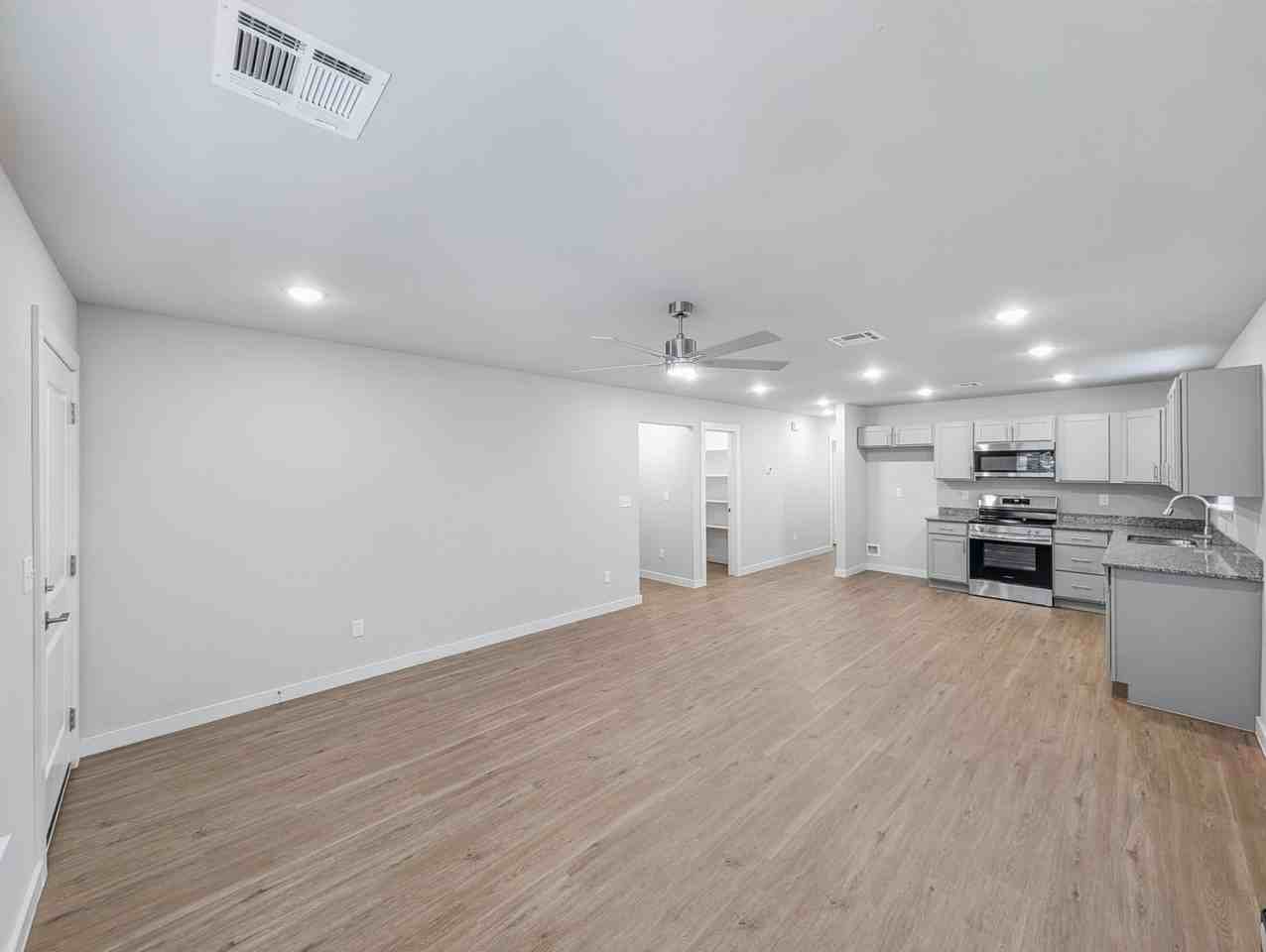 6500 Nw Kathleen St - Photo 3 of 16