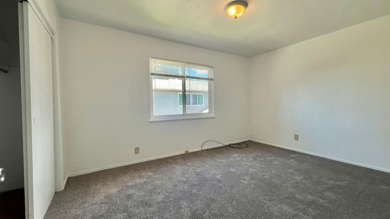 4350 Fleming Ave - Photo 7 of 18