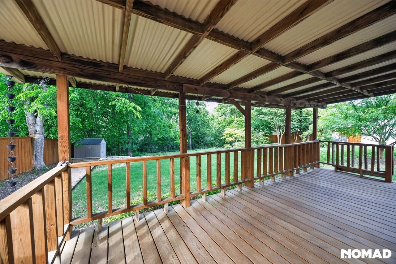 2505 Briarwood Dr - Photo 4 of 23