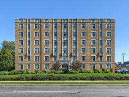 featured image of 1525 N Front St