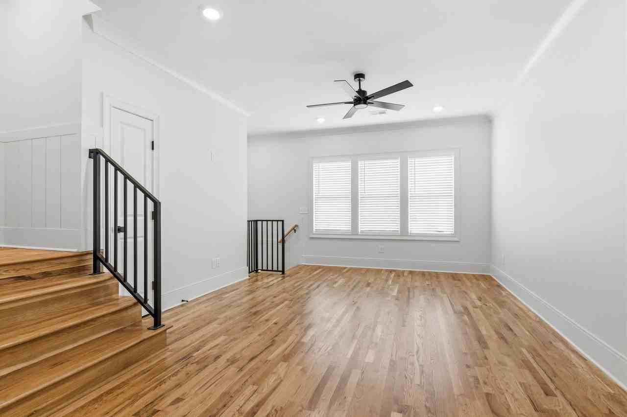 6305 Robertson Ave - Photo 7 of 28