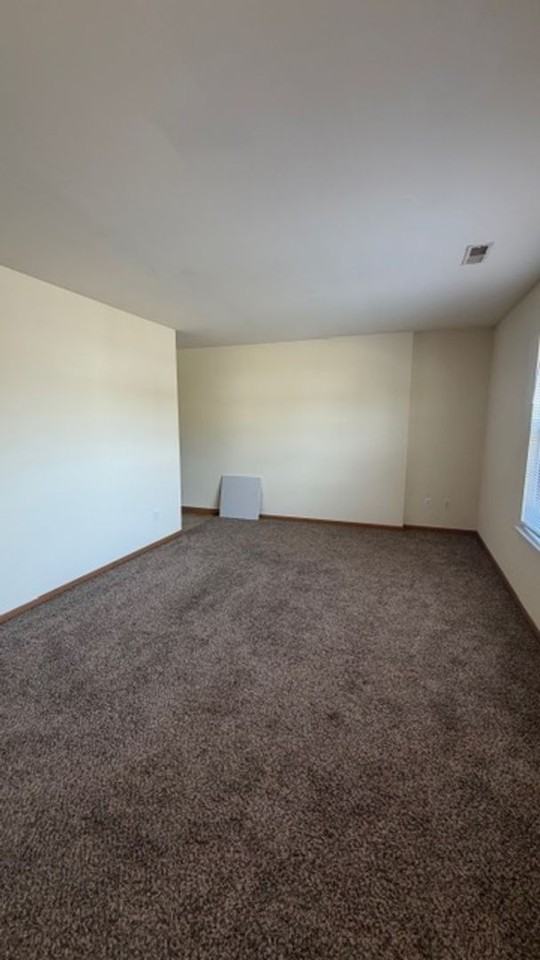 21 Village West Ct #201 - Photo 7 of 13