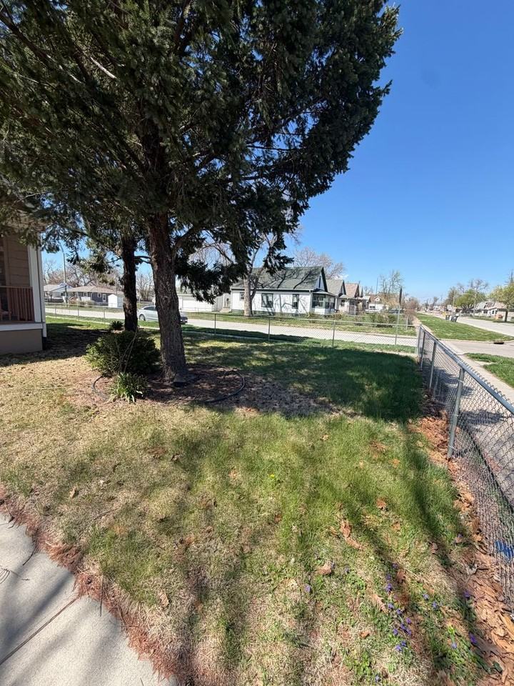 402 S 21st St - Photo 2 of 15