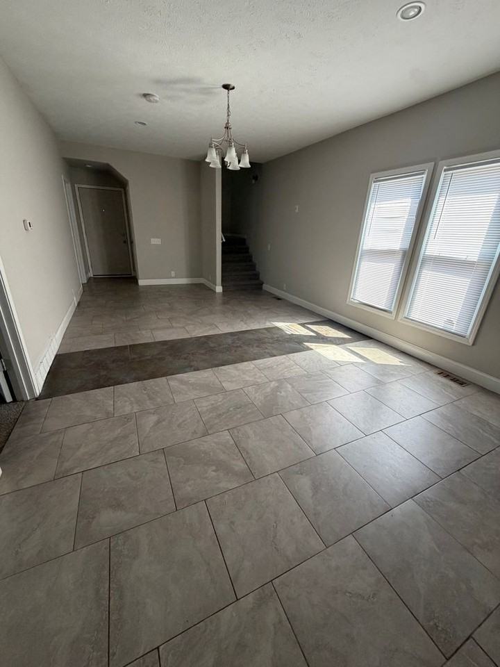 402 S 21st St - Photo 5 of 15