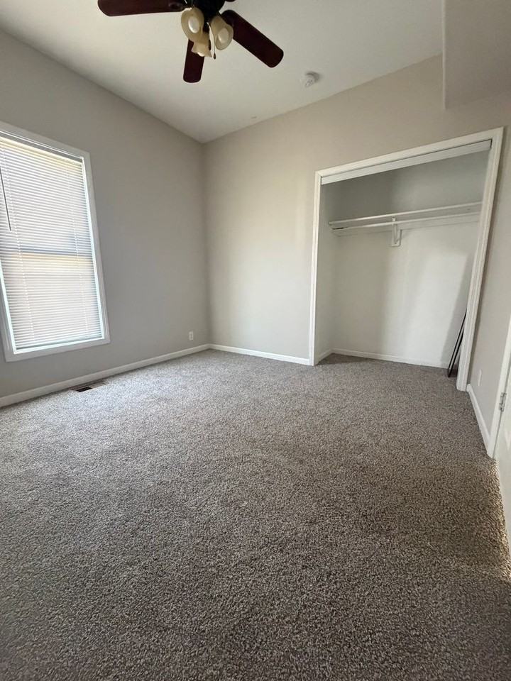 402 S 21st St - Photo 7 of 15