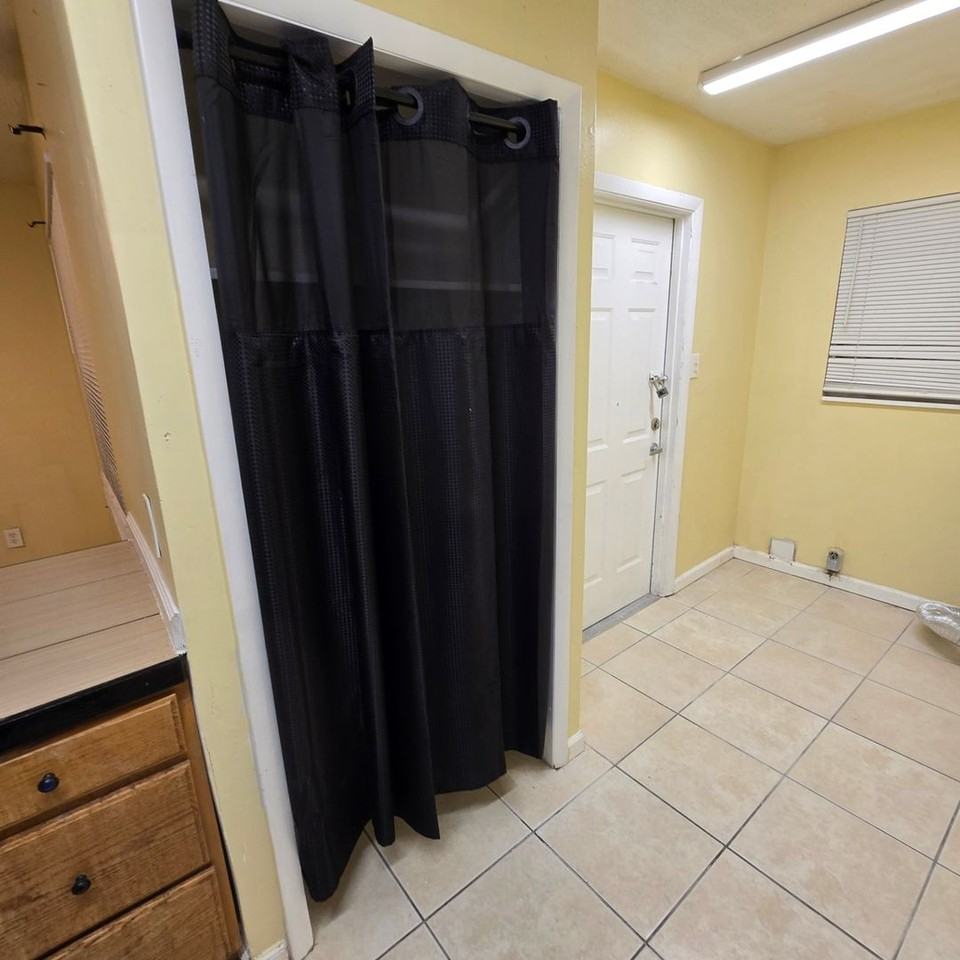 4487 Wheatley St - Photo 3 of 21