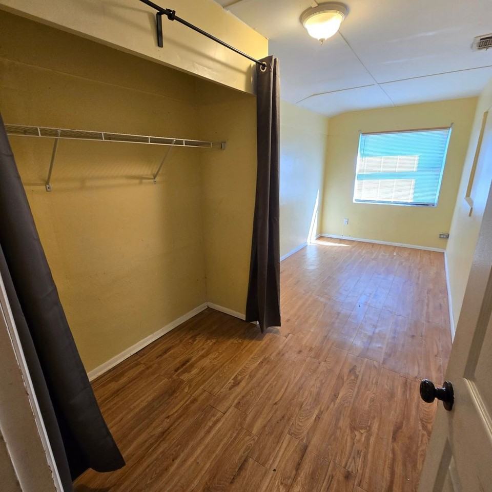 4487 Wheatley St - Photo 7 of 21