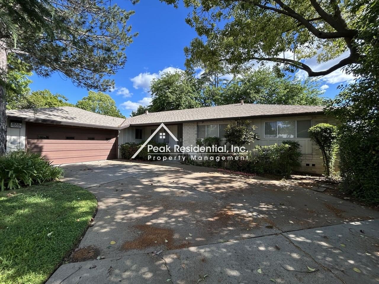 8130 Treecrest Ave - Photo 4 of 37