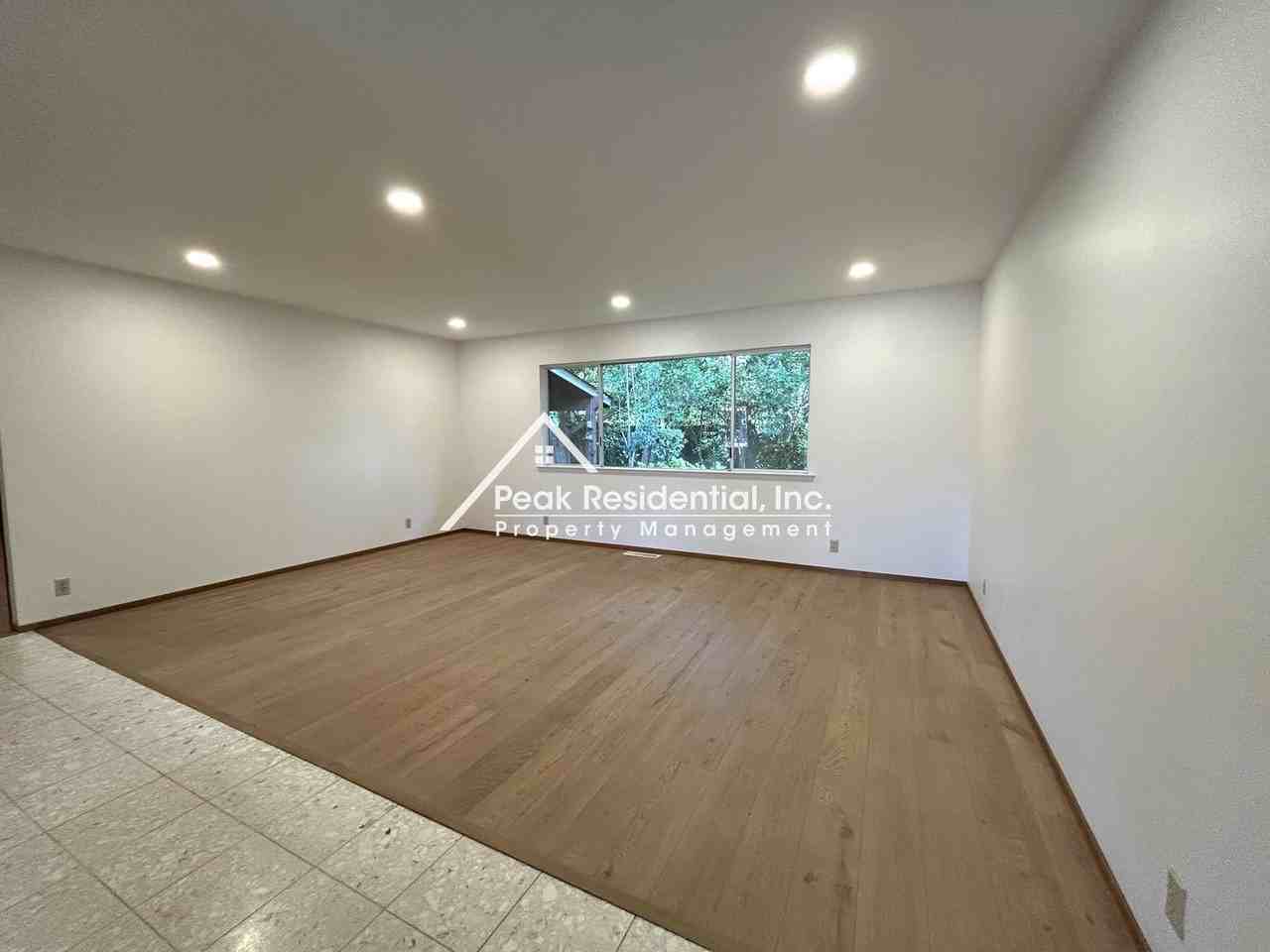 8130 Treecrest Ave - Photo 6 of 37