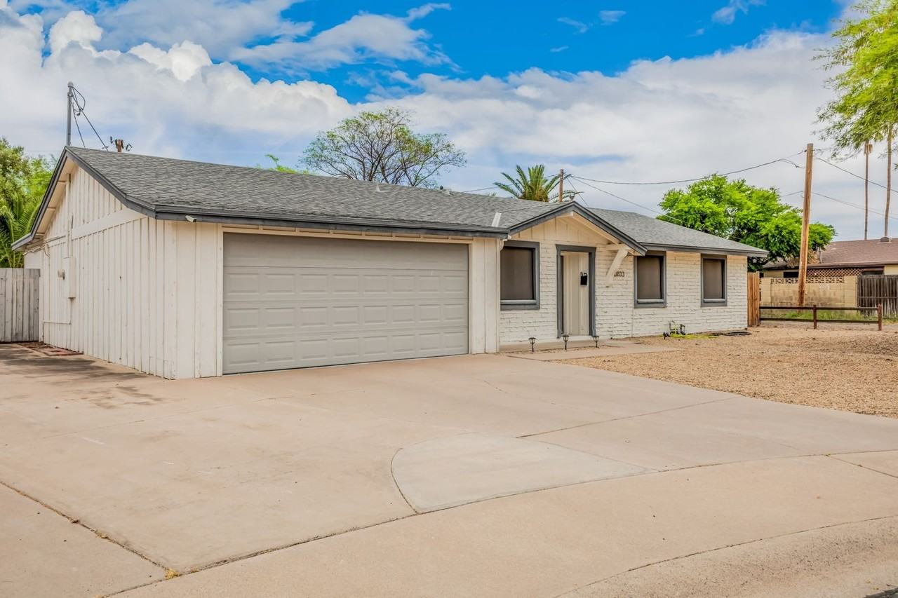 10833 N 38th Pl - Photo 2 of 23