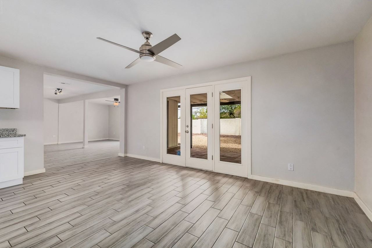 10833 N 38th Pl - Photo 4 of 23