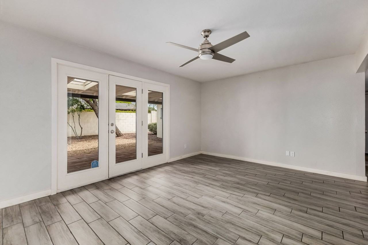 10833 N 38th Pl - Photo 5 of 23