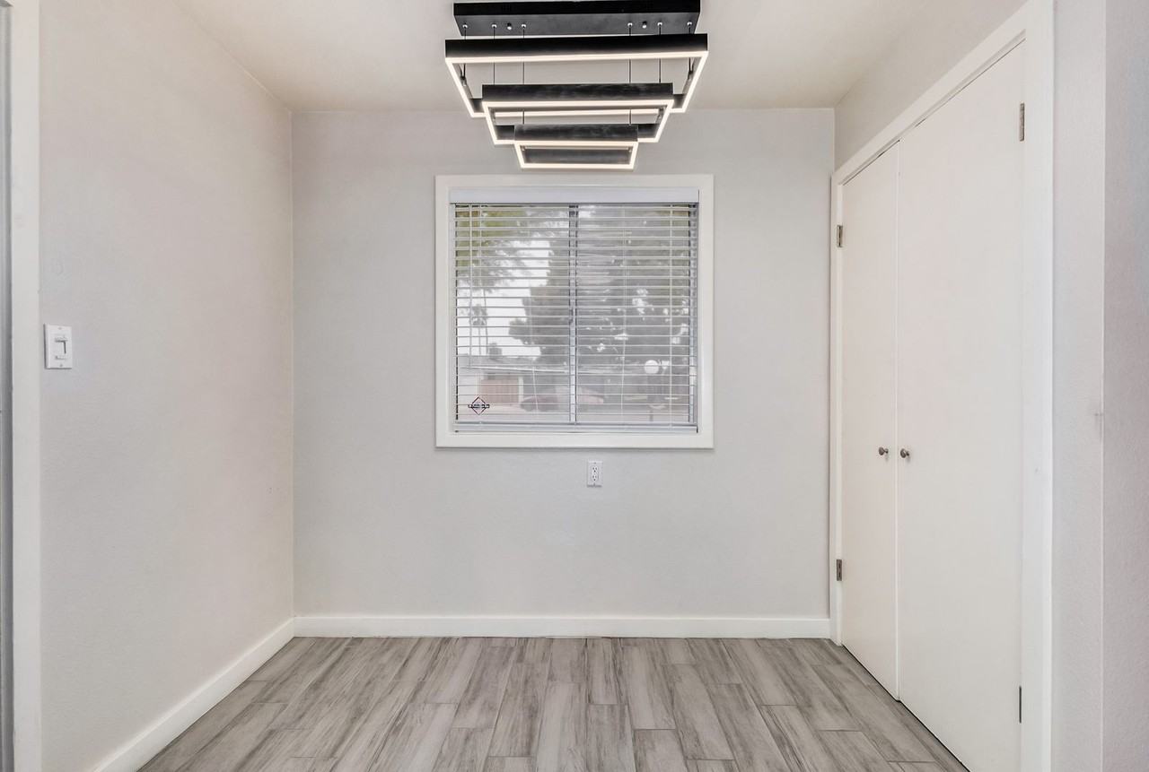 10833 N 38th Pl - Photo 6 of 23