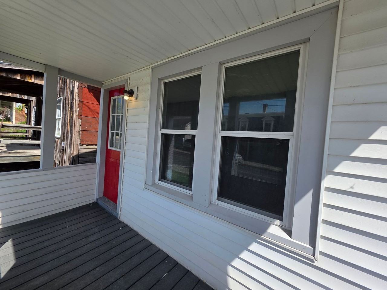 114 Main St - Photo 4 of 39