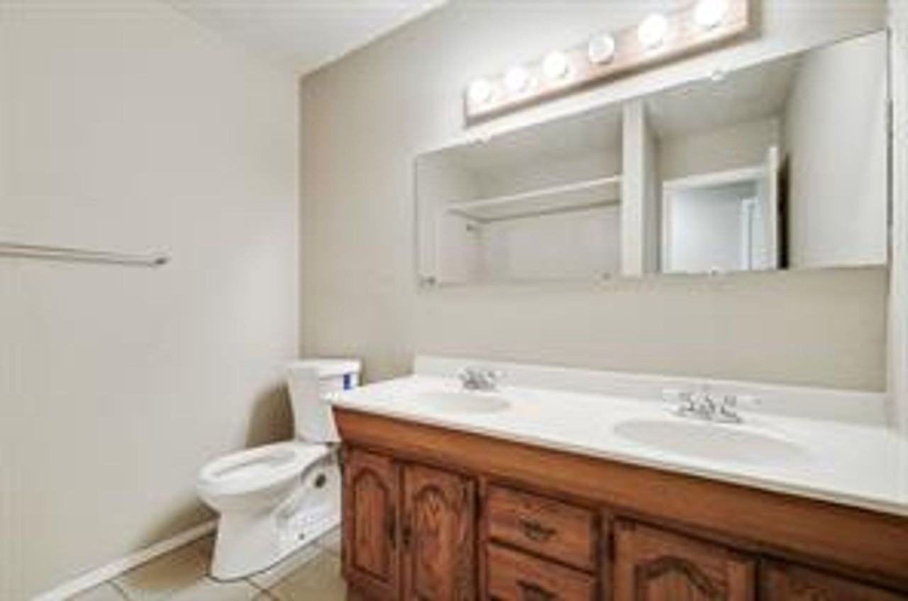 1228 Cordell St - Photo 3 of 24