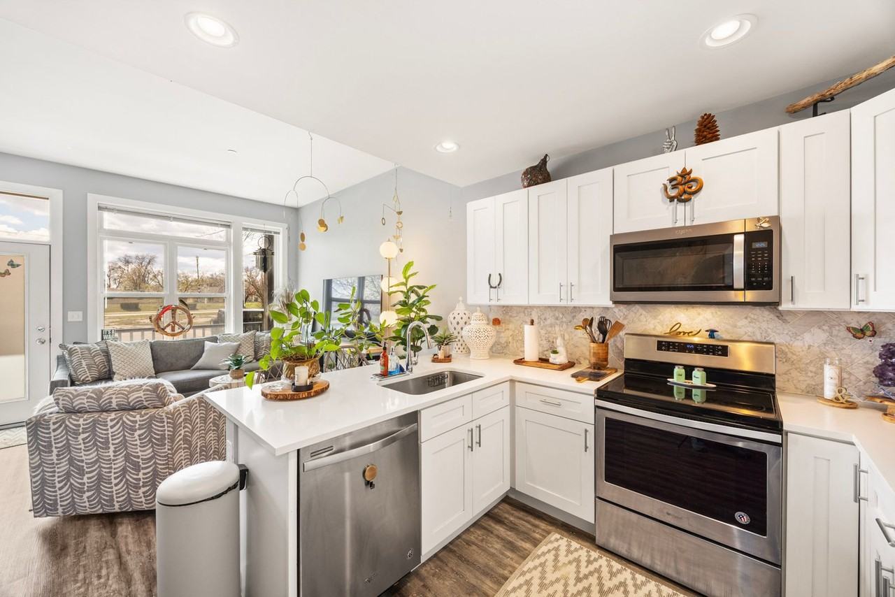 8934 Fairview - Photo 3 of 14