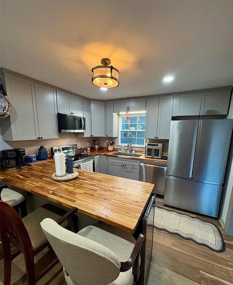 2050 Blowing Rock Blvd - Photo 5 of 15