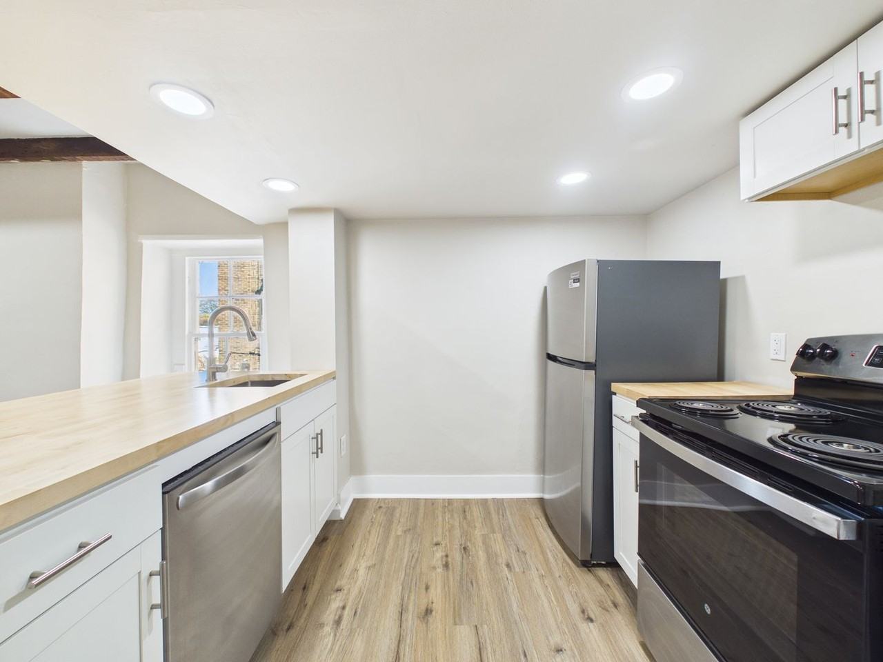 5283 Germantown Ave - Photo 2 of 11