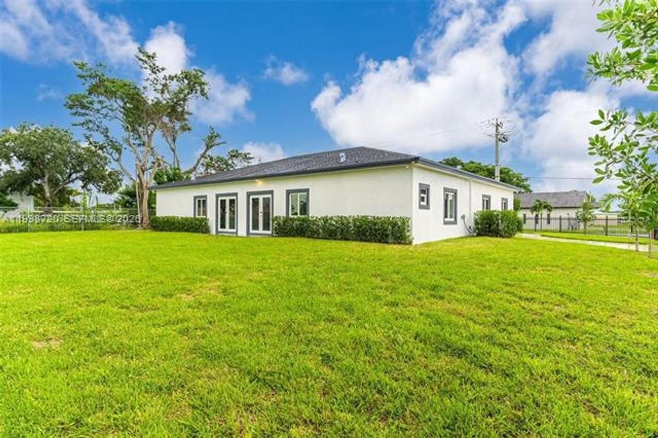 11870 Sw 220th St #A - Photo 4 of 32