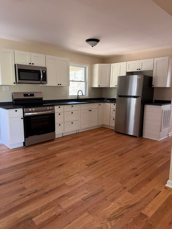 2465 Stage Rd - Photo 2 of 26