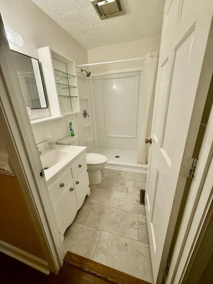 194 Lance Rd - Photo 6 of 15