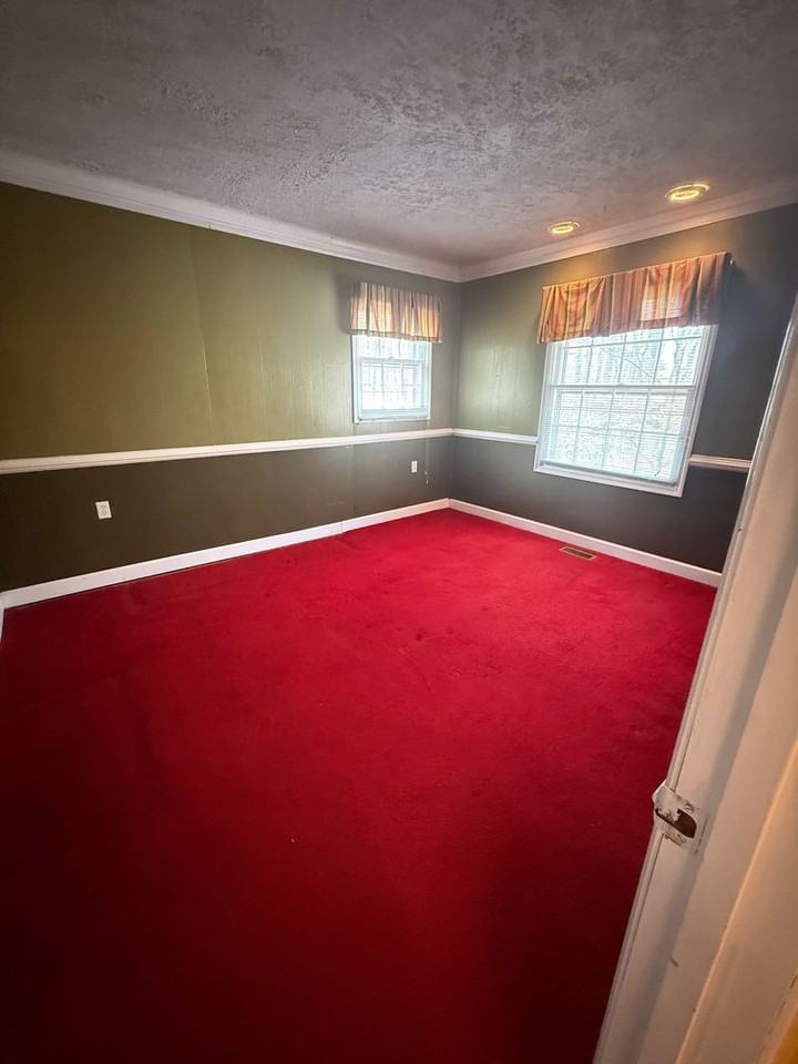 194 Lance Rd - Photo 7 of 15