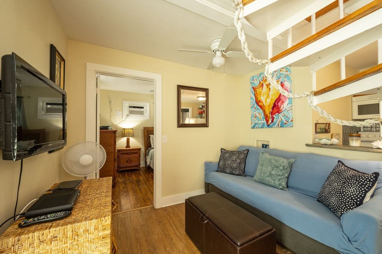 415 415 Julia-Back #BACK - Photo 3 of 25