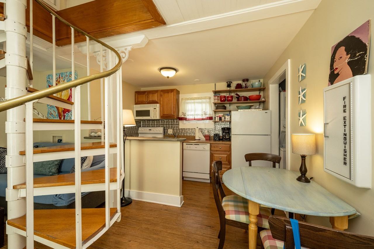 415 415 Julia-Back #BACK - Photo 4 of 25