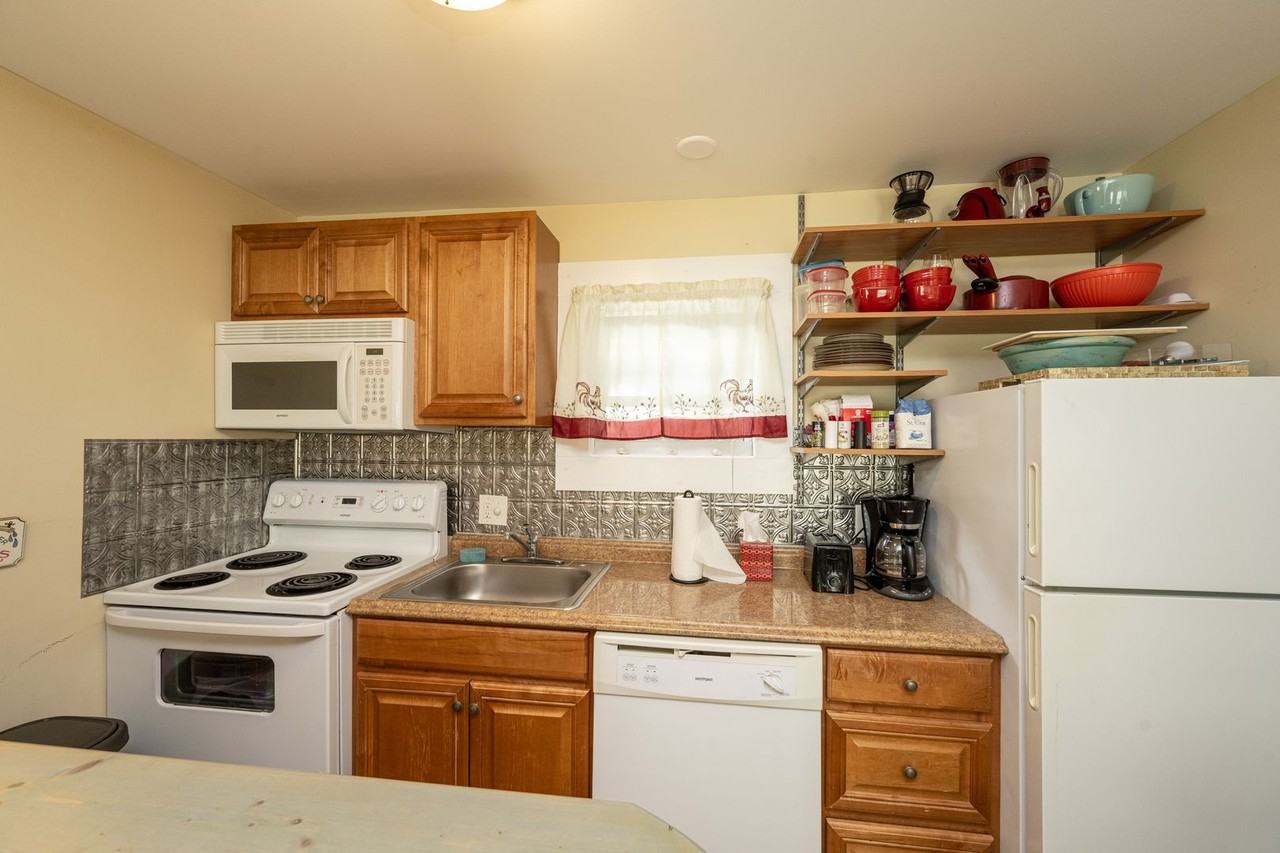 415 415 Julia-Back #BACK - Photo 6 of 25