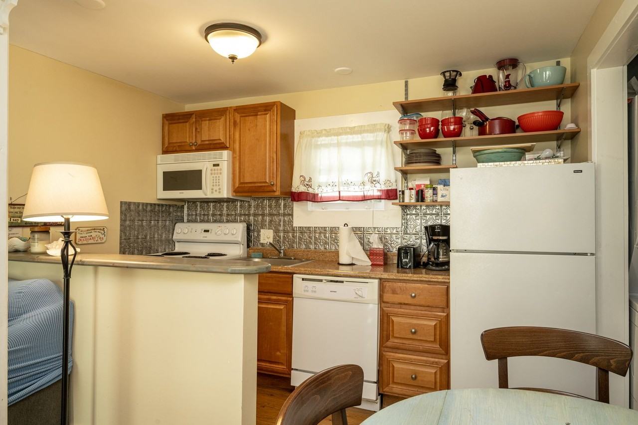 415 415 Julia-Back #BACK - Photo 7 of 25