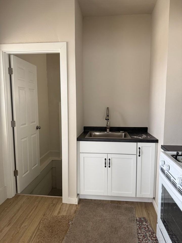 530 N Indiana Ave - Photo 3 of 16