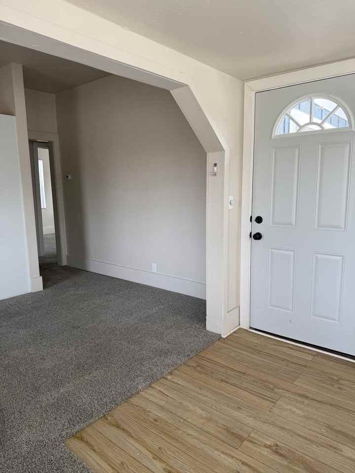 530 N Indiana Ave - Photo 5 of 16