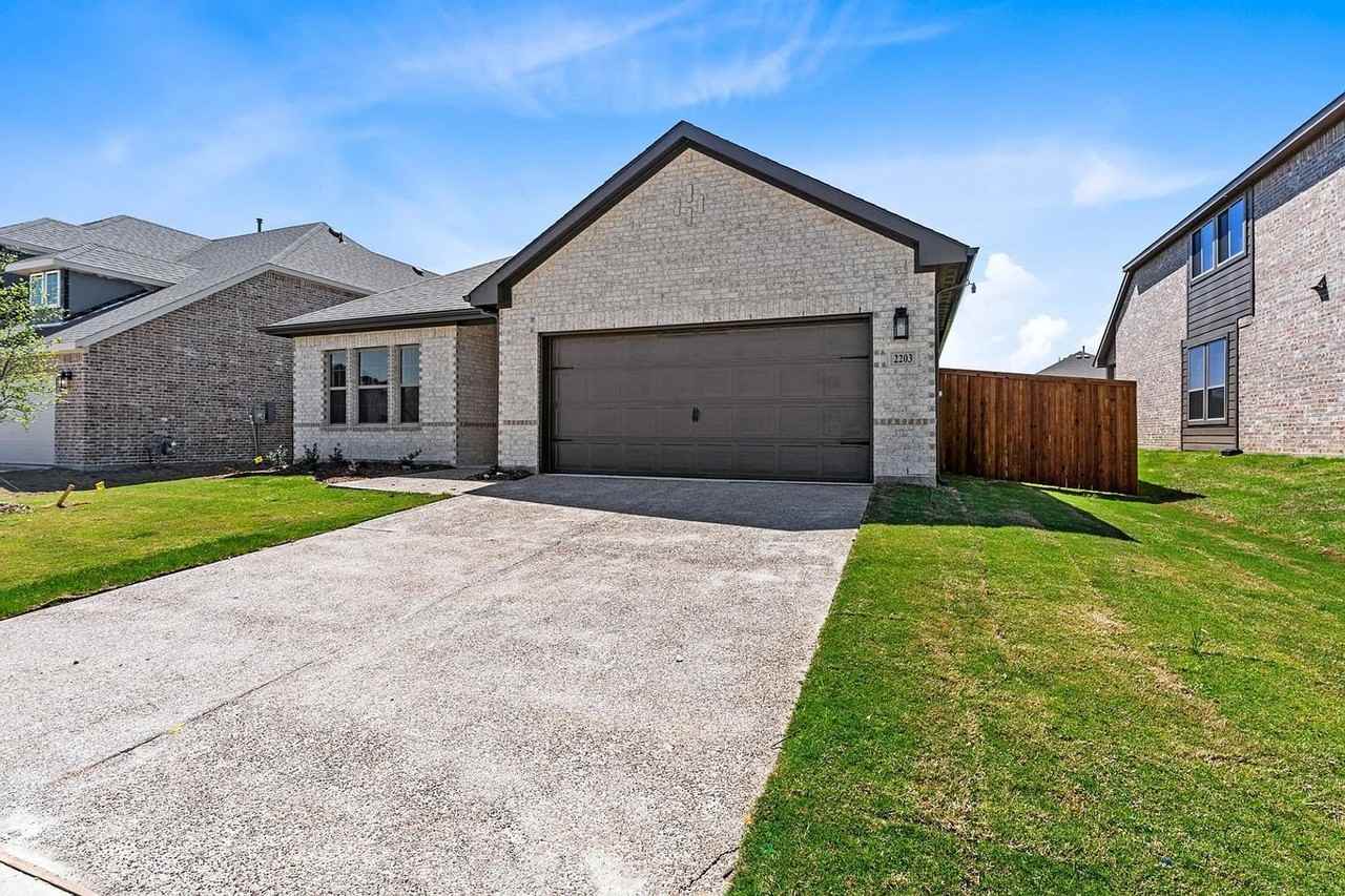 2203 Poppy Valley Ln - Photo 3 of 18