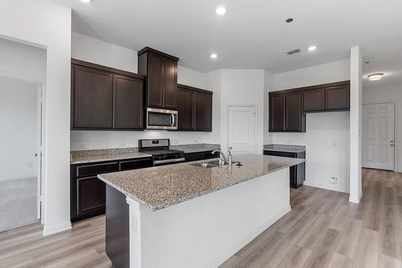 2203 Poppy Valley Ln - Photo 4 of 18