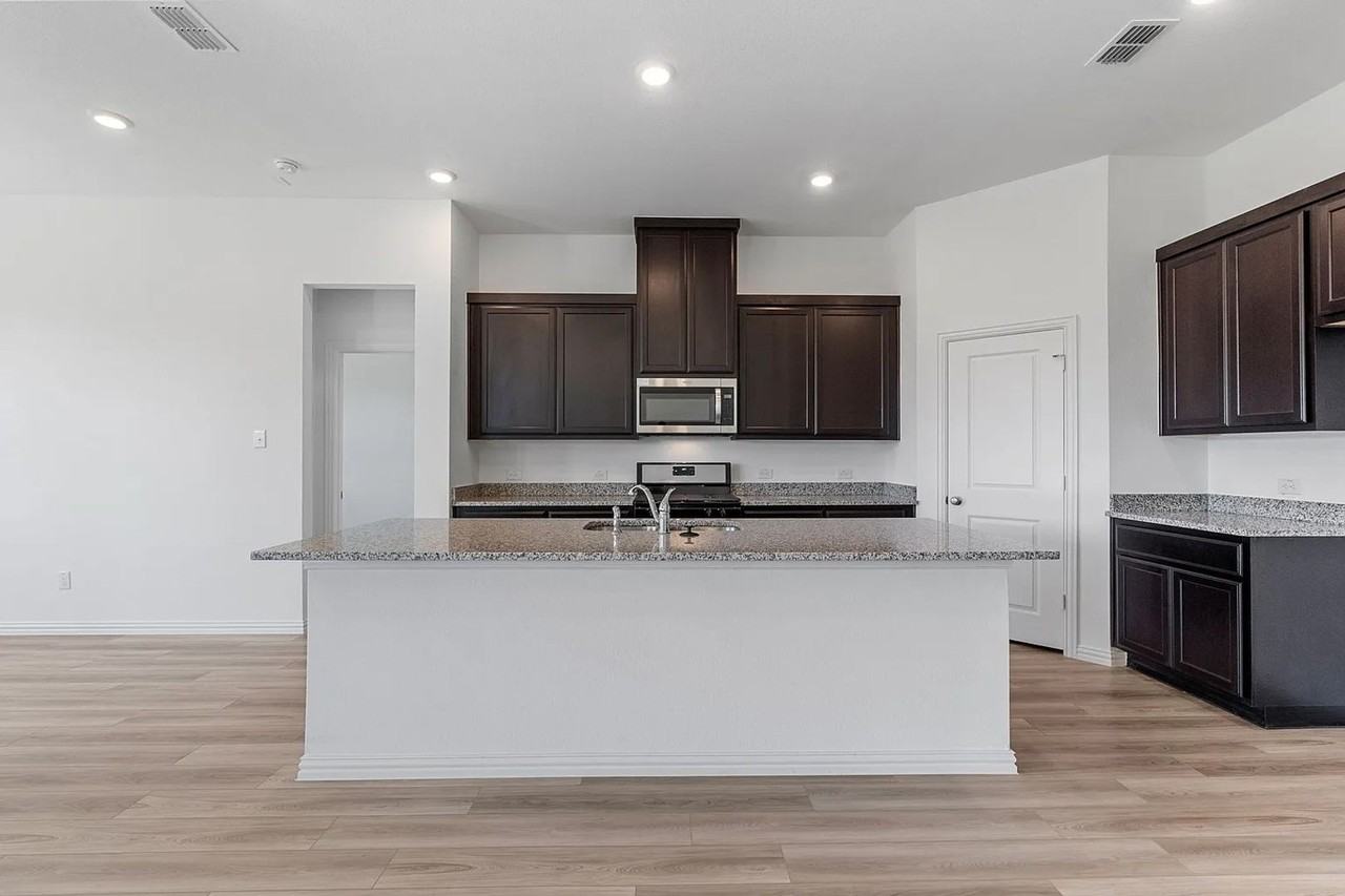 2203 Poppy Valley Ln - Photo 5 of 18