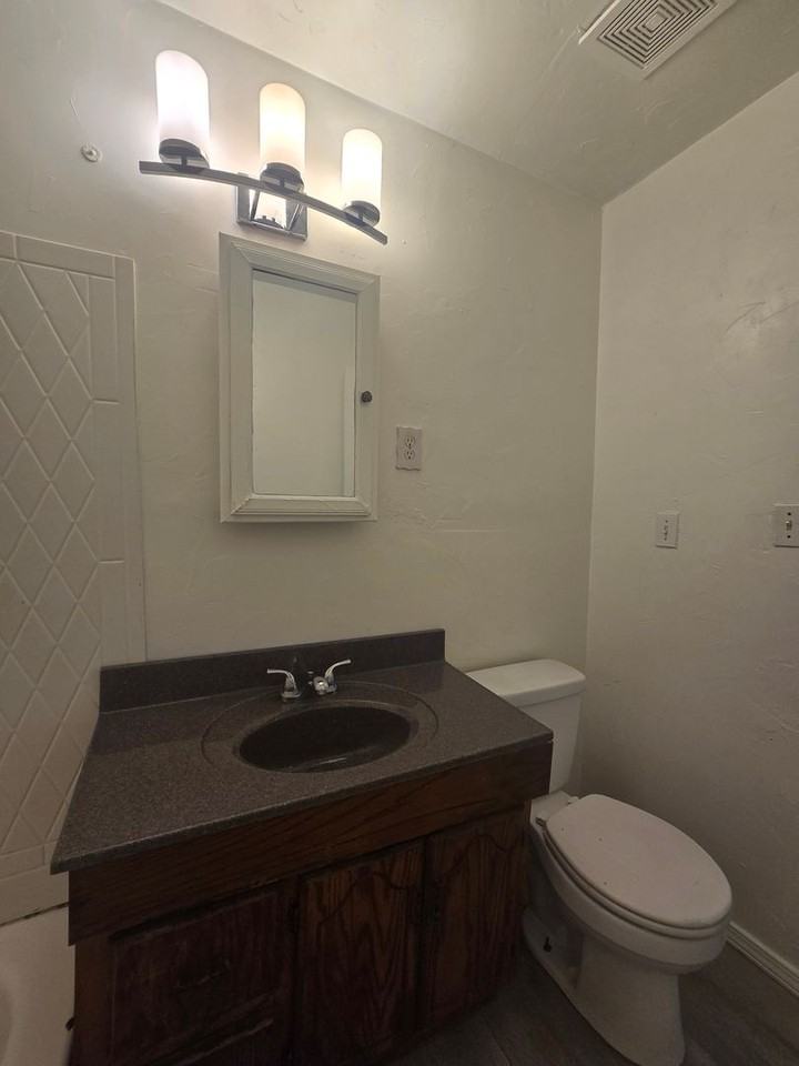 521 N Patchin Ave - Photo 3 of 23