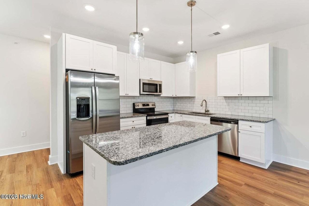 1111 Mcrae St - Photo 6 of 15