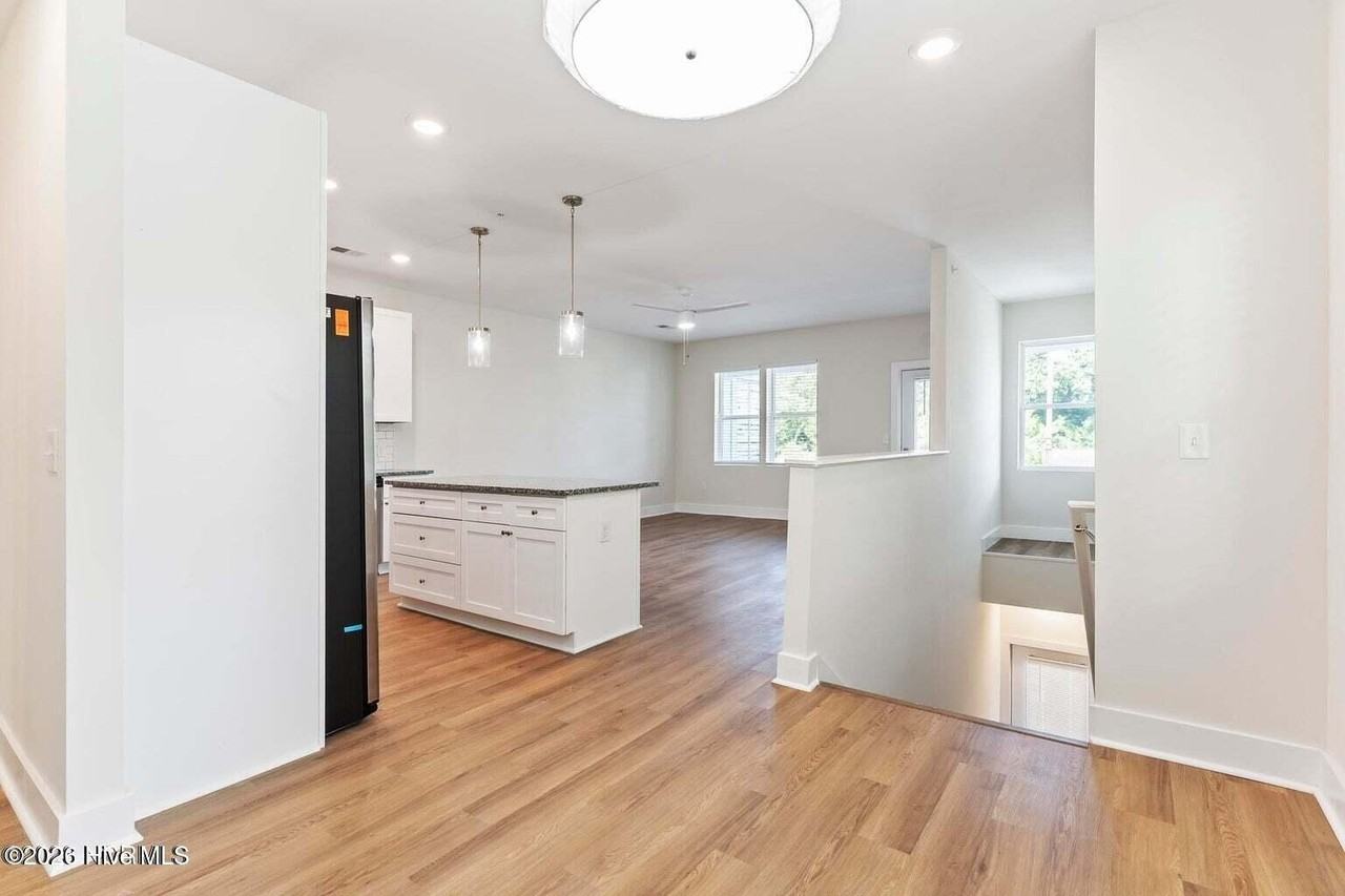 1111 Mcrae St - Photo 7 of 15