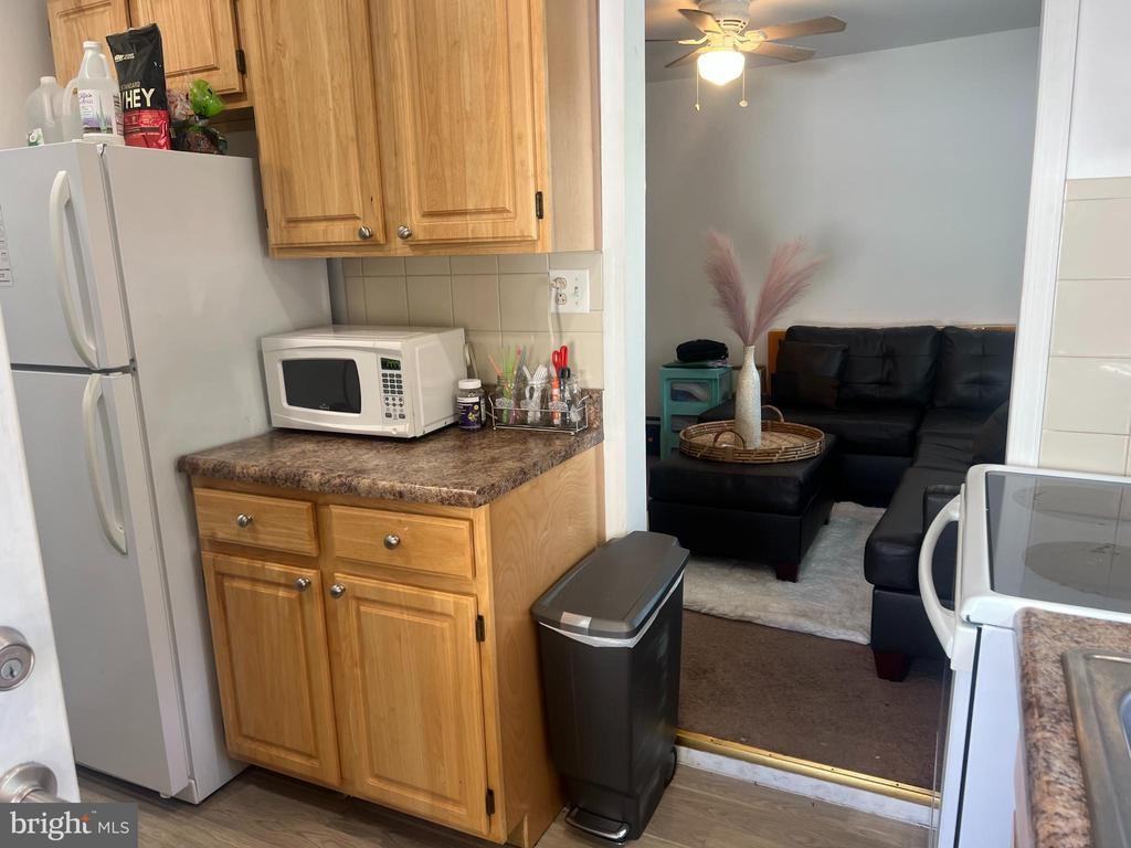 1551 Fairview Ave ##B - Photo 5 of 8