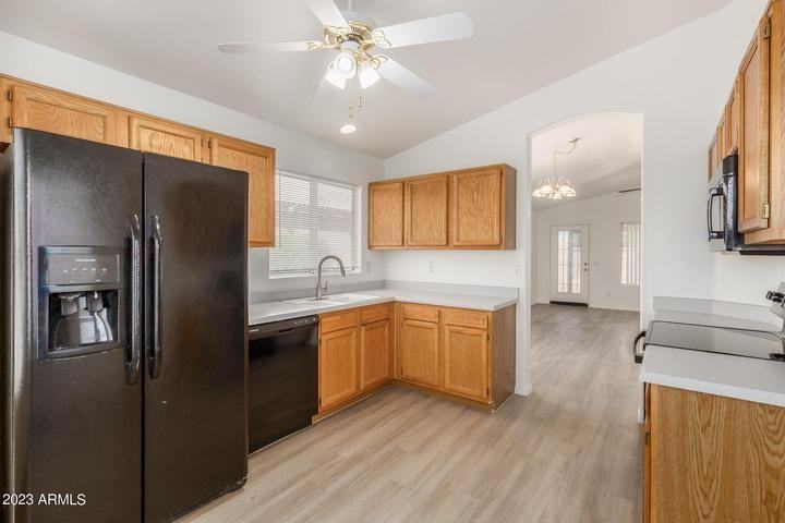 455 N Williams St - Photo 5 of 17