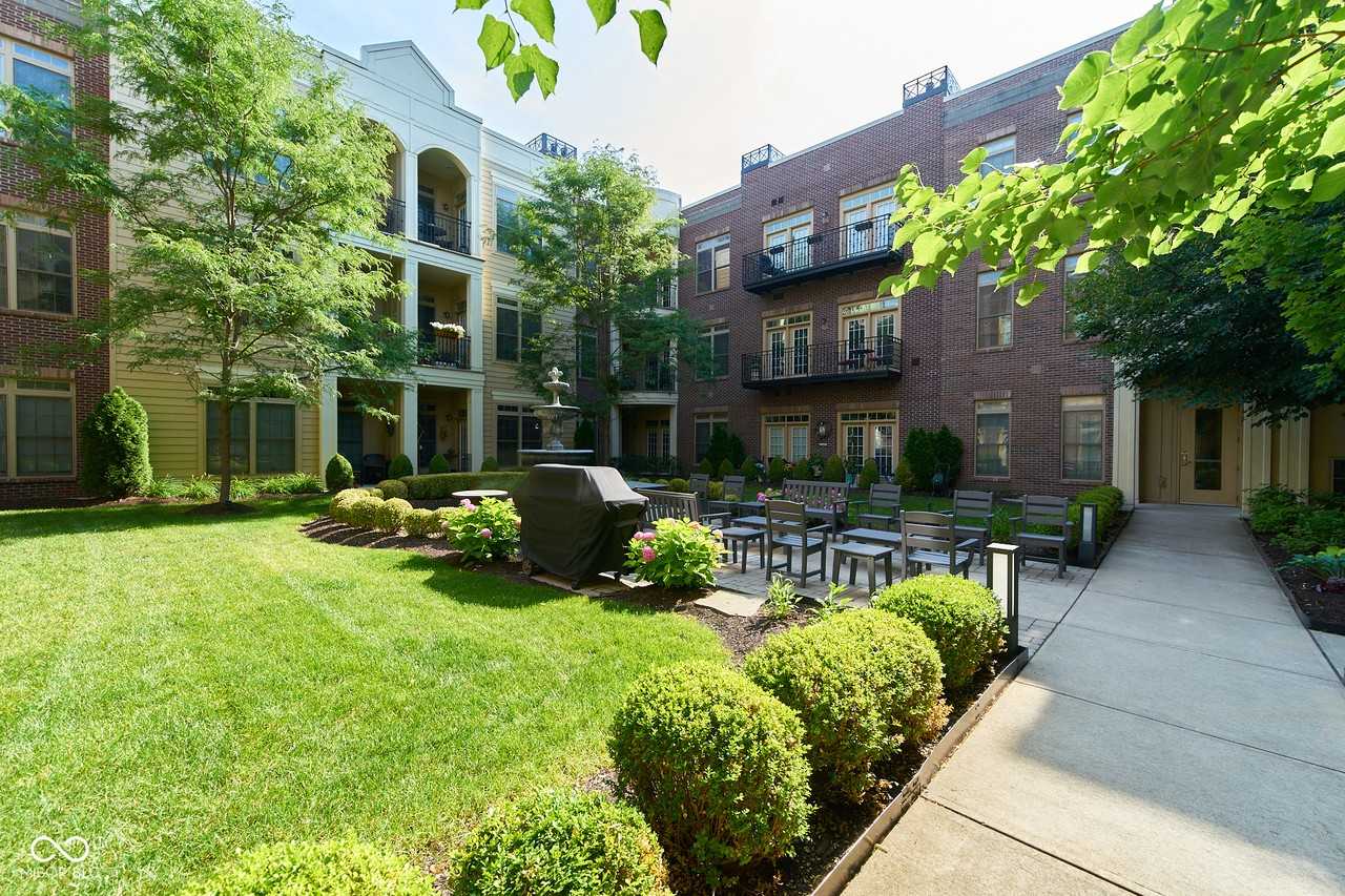 450 E Ohio St ##206 - Photo 2 of 21