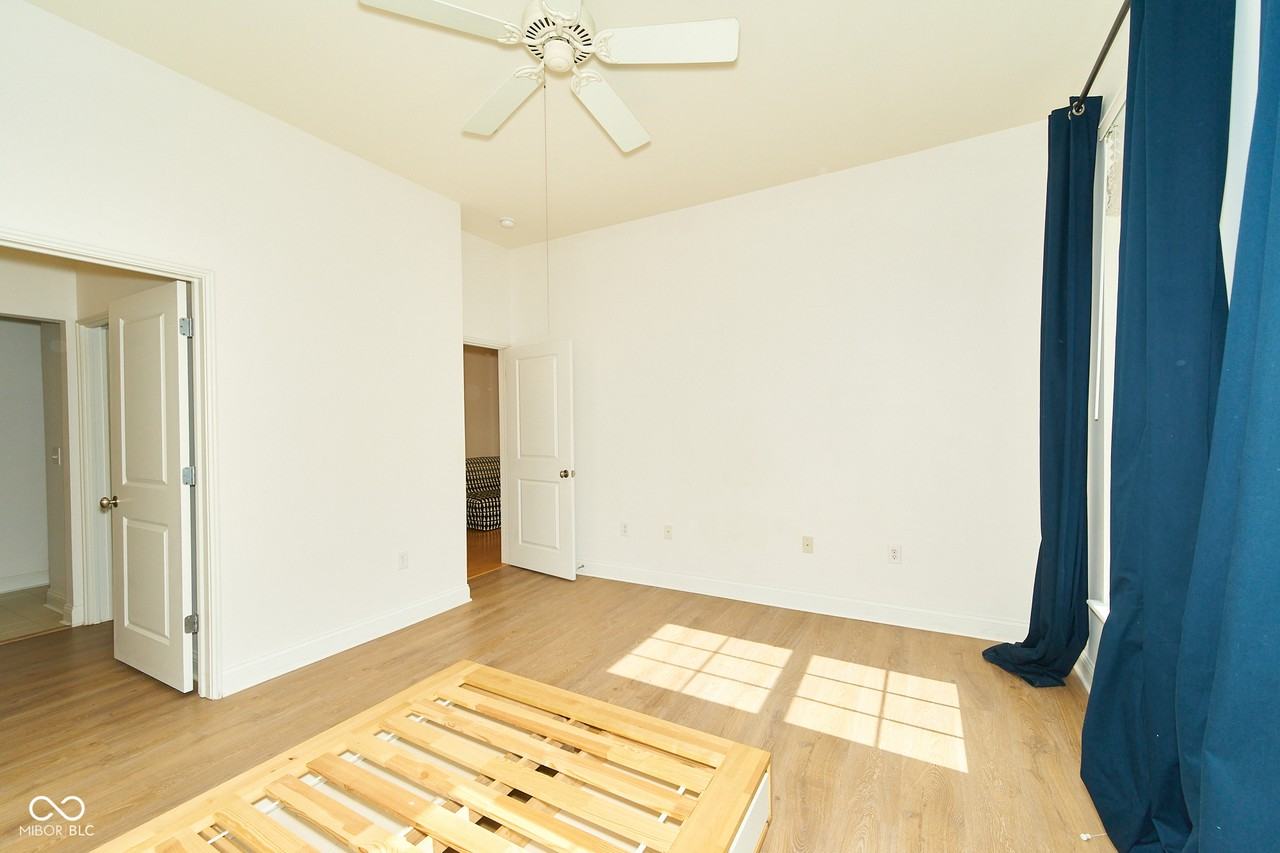 450 E Ohio St ##206 - Photo 3 of 21