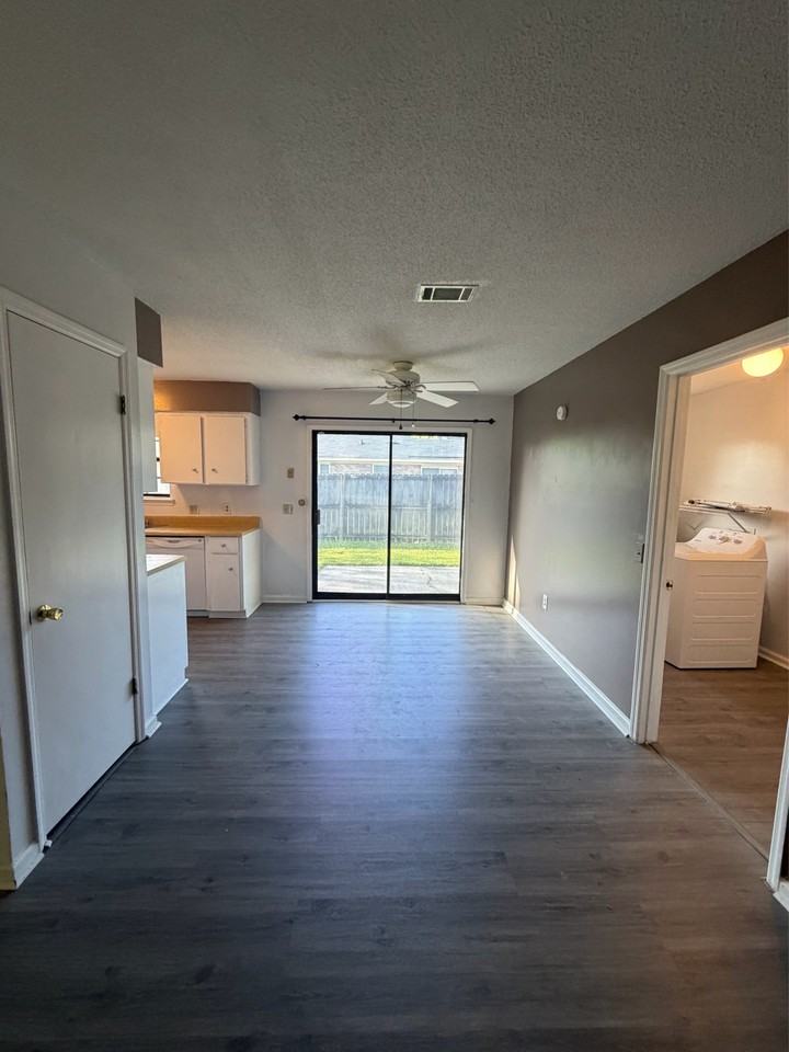 231 Honey Lane Cir #1 - Photo 3 of 14