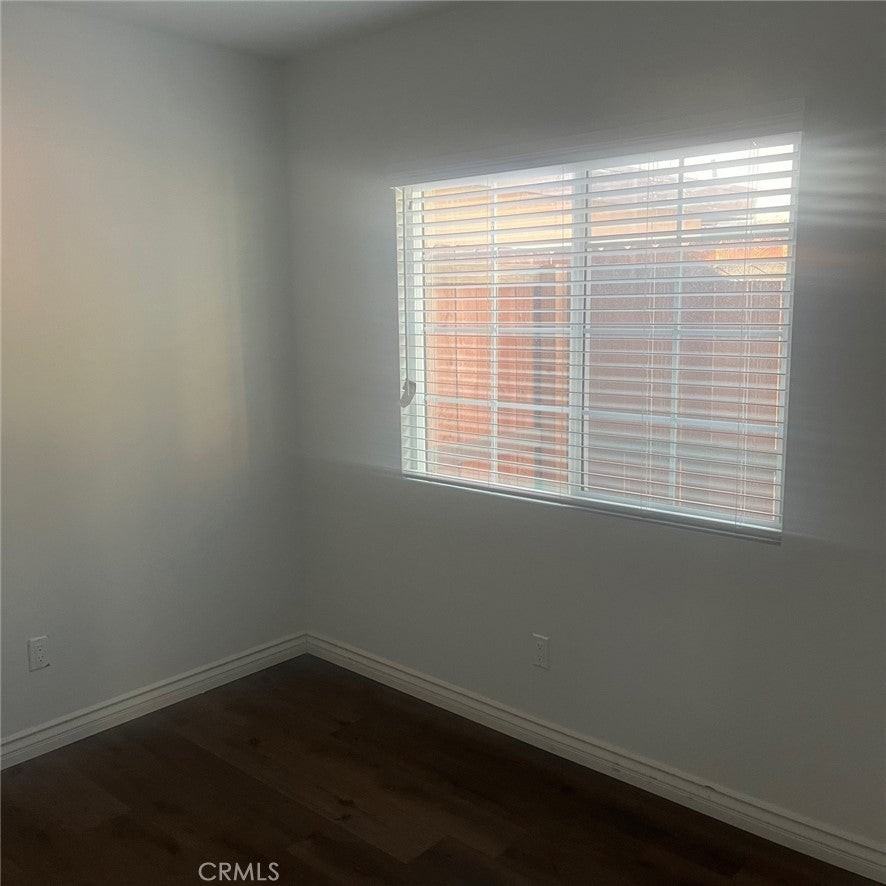 7239 Sterling Ave - Photo 7 of 12