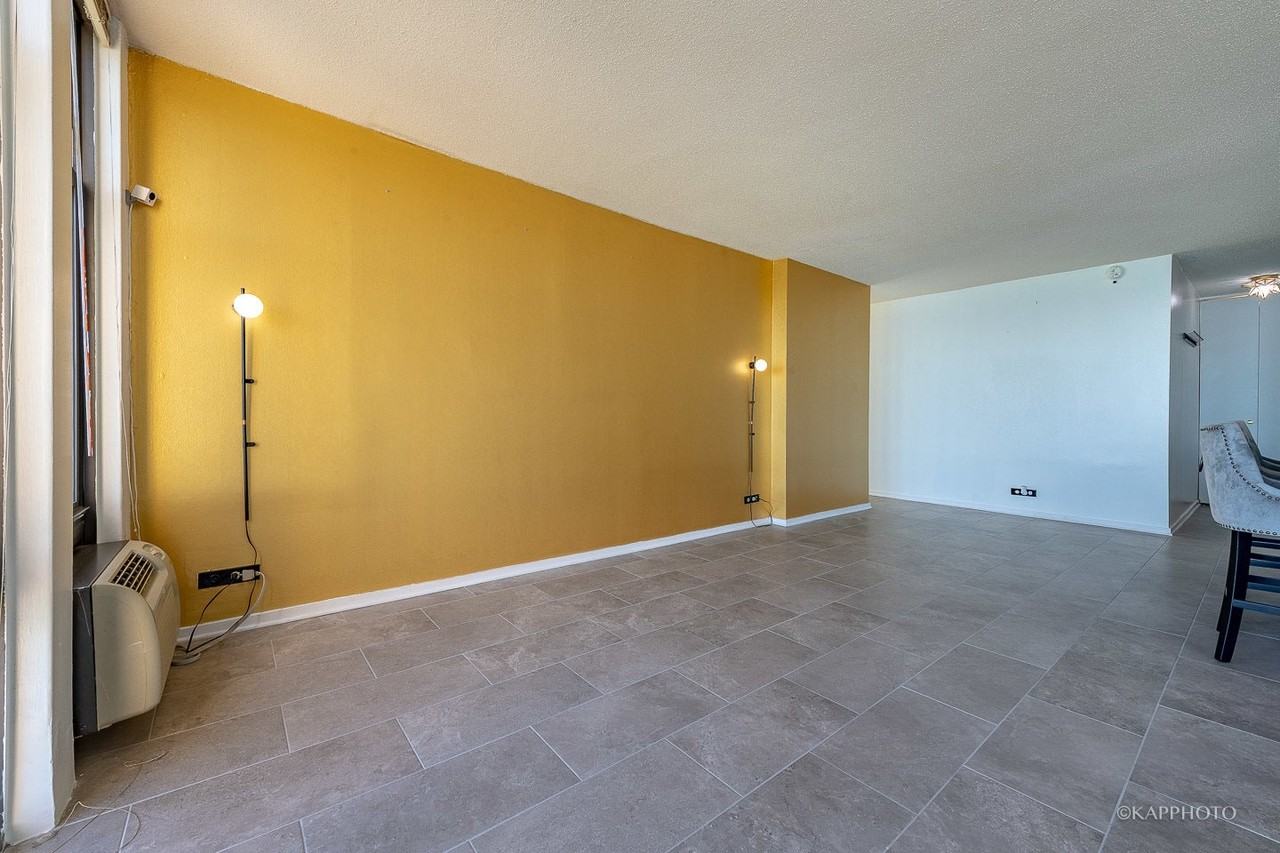 6700 S South Shore Dr - Photo 3 of 29
