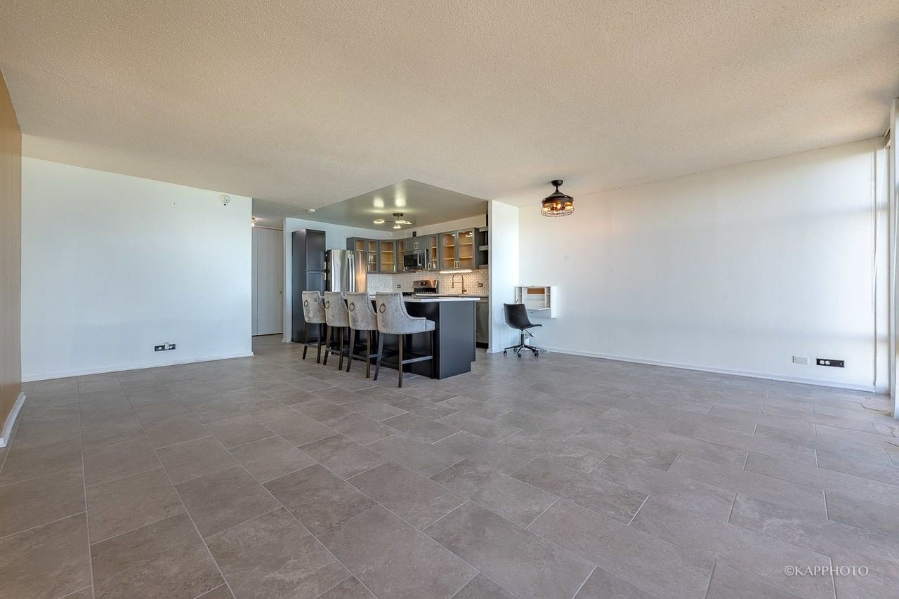 6700 S South Shore Dr - Photo 5 of 29