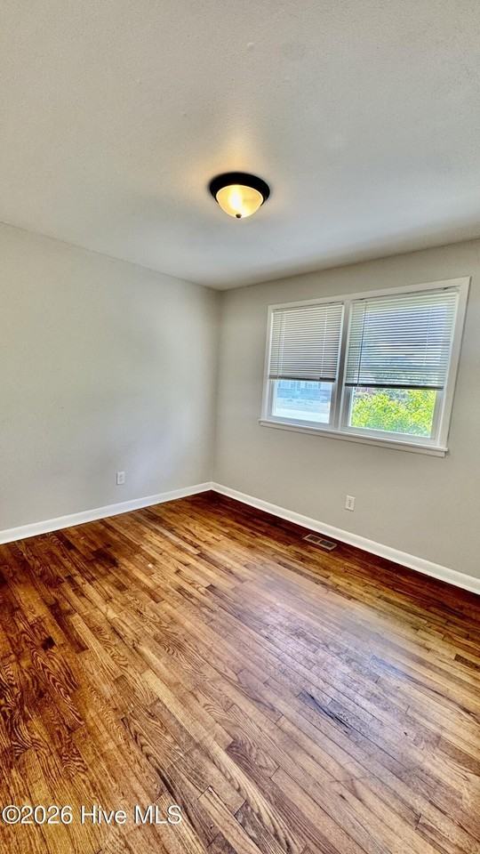 107 Armstrong Dr - Photo 7 of 9