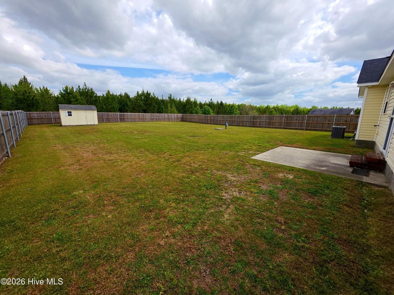 225 Wingspread Ln - Photo 3 of 20