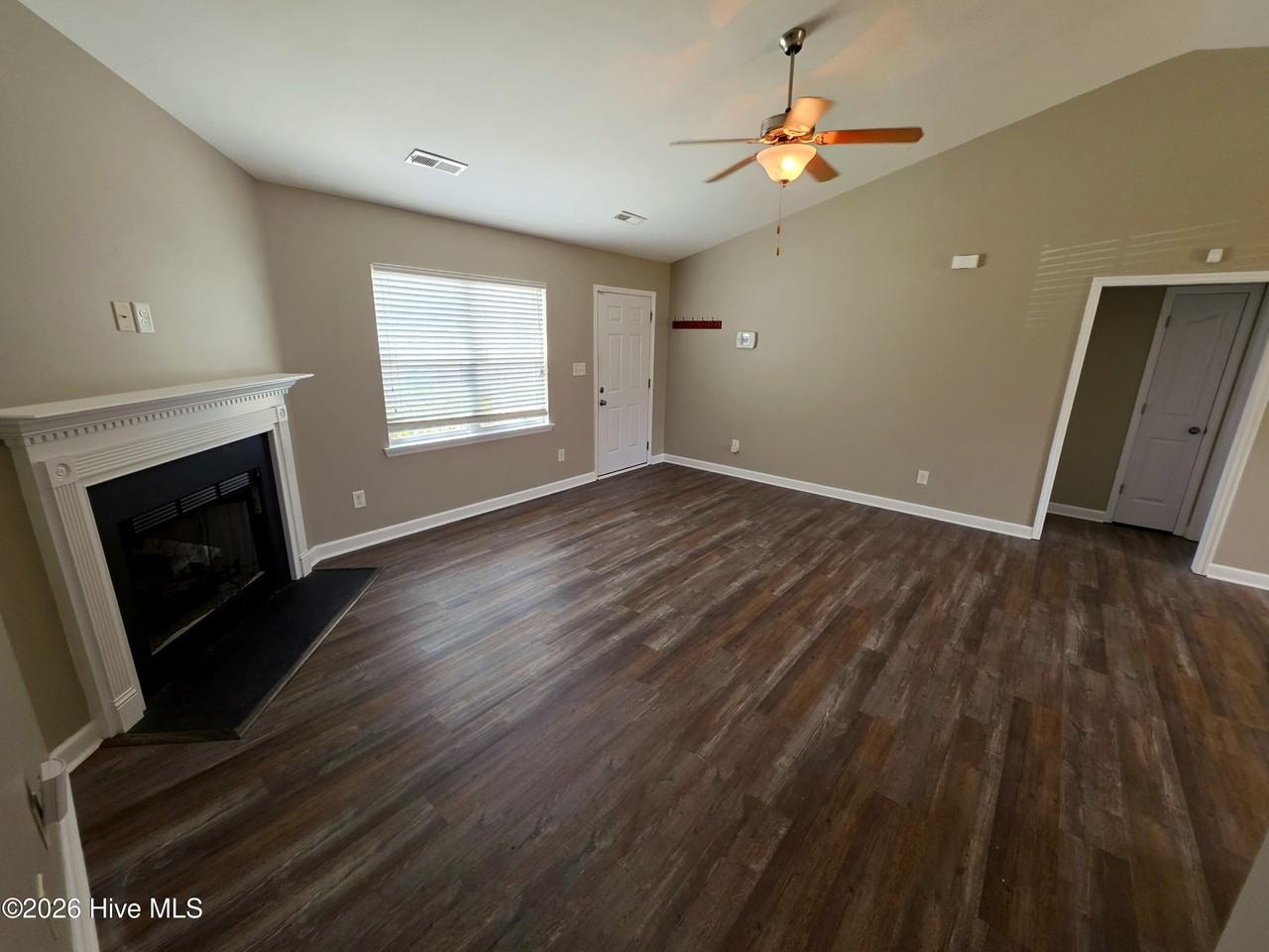 225 Wingspread Ln - Photo 5 of 20