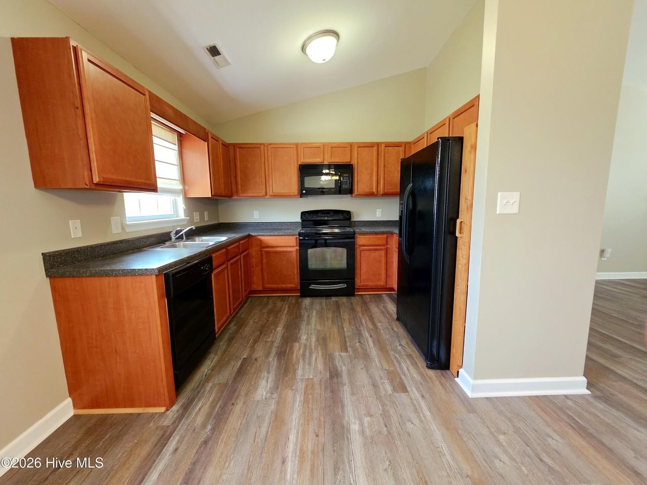 225 Wingspread Ln - Photo 7 of 20